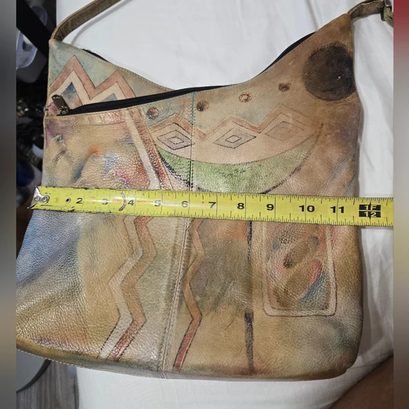 Anuschka hand painted leather handbags Hobo V Shaped - Picture 6 of 14